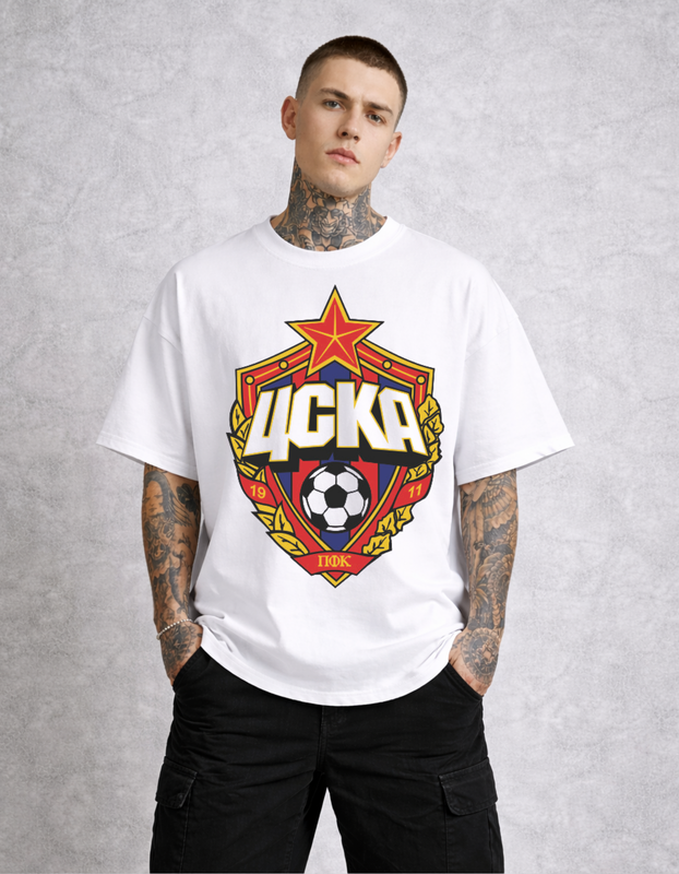 Oversized - T-shirt with a symbolic message