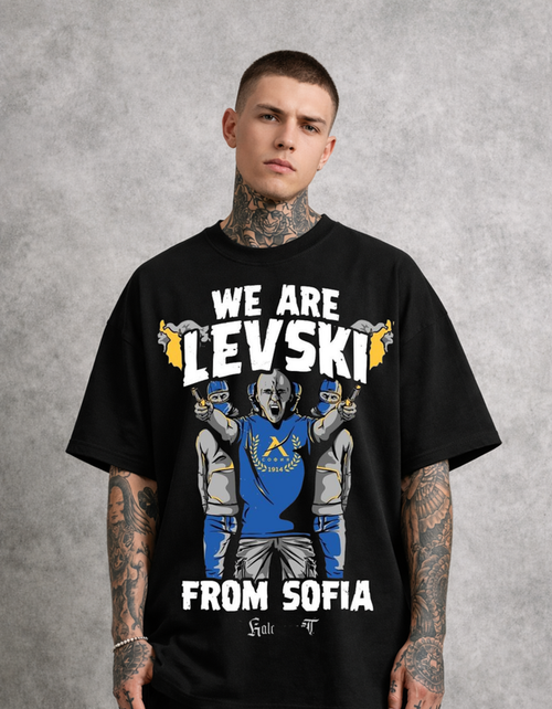 Oversized - T-shirt with a clean symbol