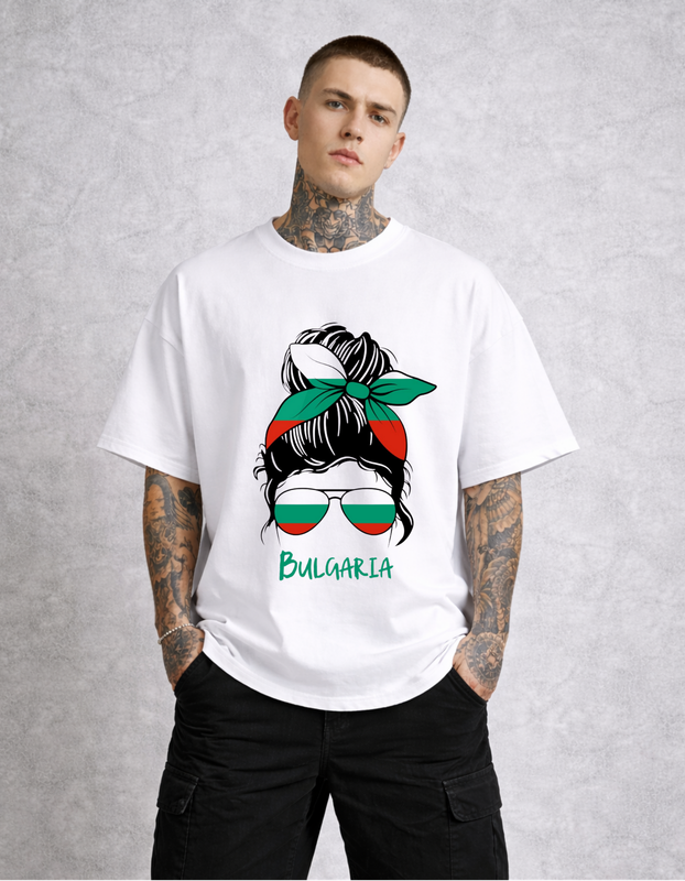 Oversized - Тениска с негативно пространство