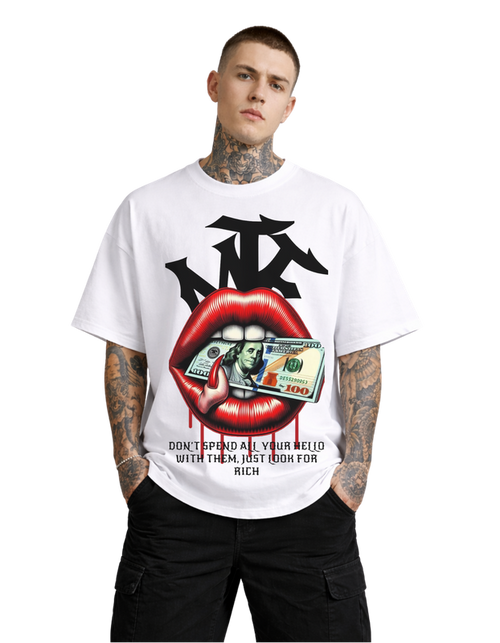 Oversized - Тениска с акцентна графика