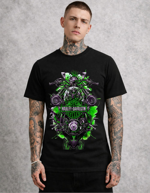 Tricou cu o linie de design originală